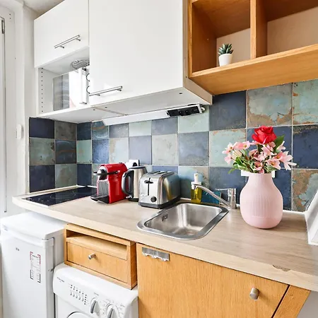 Le Marais Cozy Free Netflix Apartment *