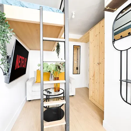 Le Marais Cozy Free Netflix Paris