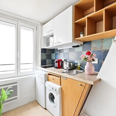 Le Marais Cozy Free Netflix Paris