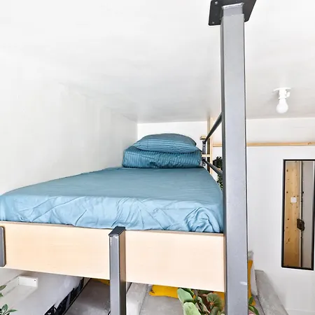 Le Marais Cozy Free Netflix Apartment *