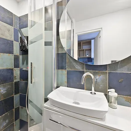 Apartment Le Marais Cozy Free Netflix